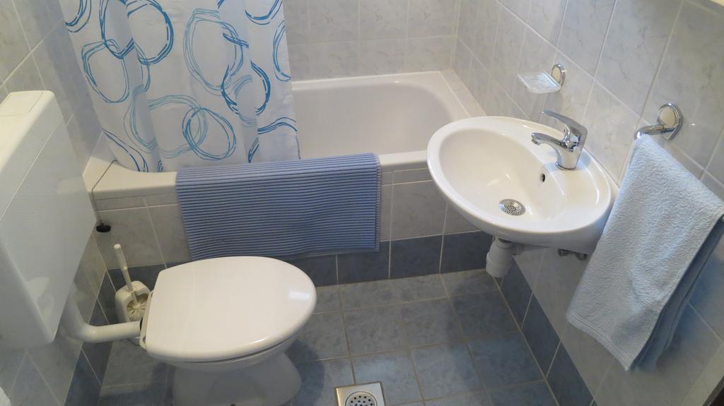 Apartment Josipa Malinska Kültér fotó